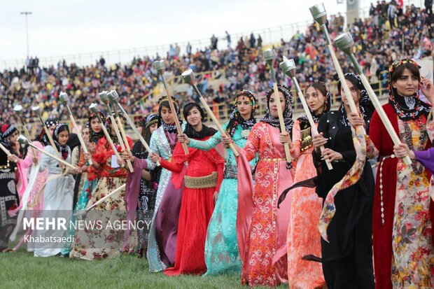 جشن ۲۰ هزار نفری مردم کردستان در آستانه سال نو