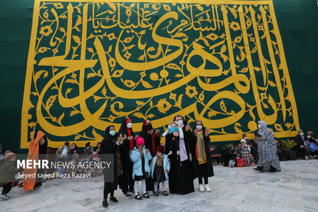 مراسم تحویل سال ۱۴۰۱در آستان مقدس امامزاده صالح تجریش با حضور اقشار مختلف مردم  برگزار شد