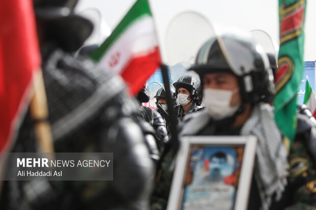 رزمایش اقتدار نوروزی پلیس تهران صبح روز دوشنبه یکم فروردین ماه در میدان آزادی برگزار شد