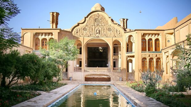 Kashan; historical city of carpets and pottery