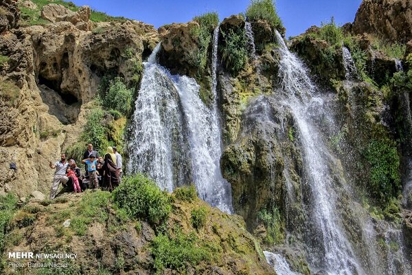 آبشار مورت شاوله گیلانغرب