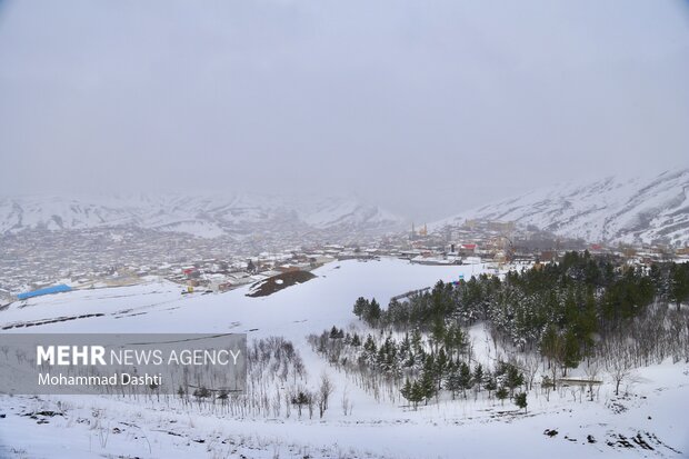 بحران برف و کمبود امکانات در شهرستان گرمی