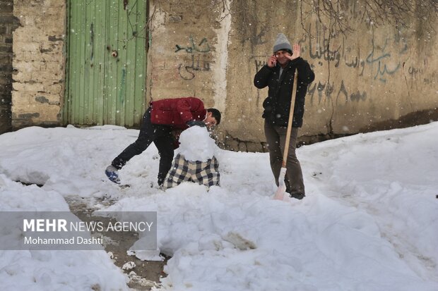 بحران برف و کمبود امکانات در شهرستان گرمی