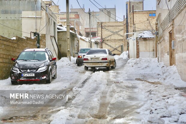 بحران برف و کمبود امکانات در شهرستان گرمی