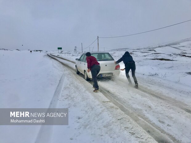 بارش اولین برف پاییزی آذربایجان شرقی در شهرستان سراب