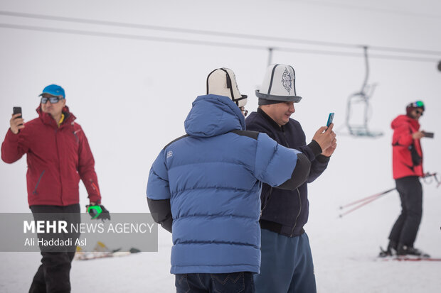 نخستین صعود دوستی بانوان کوهنورد کشورهای عضو اکو بعد از ظهر روز چهارشنبه  سوم فروردین در پیست اسکی توچال برگزار شد