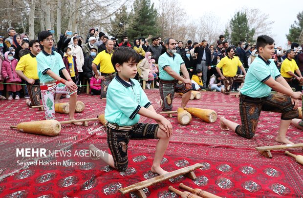 احتفال بعيد النيروز في مقبرة حكيم أبو القاسم الفردوسي