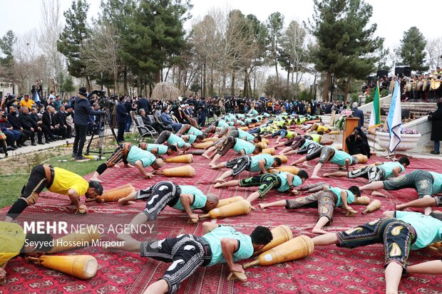 احتفال بعيد النيروز في مقبرة حكيم أبو القاسم الفردوسي