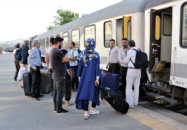 بیش از ۴۶۵ هزار مسافر نوروزی با ناوگان عمومی اصفهان جابه جا شدند 