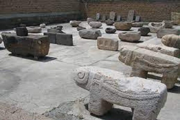 نمایشگاه آثار سنگی تاریخی در چالدران گشایش یافت
