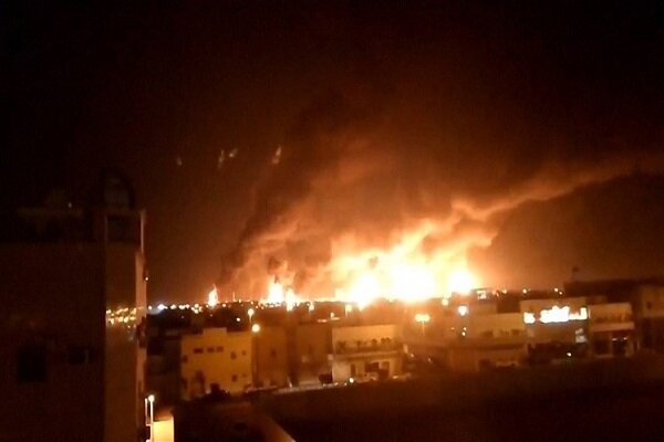 آتش سوزی کامل تاسیسات آرامکو در جده در پی حمله ارتش یمن