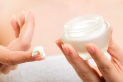 ۵ نکته برای داشتن یک روتین مراقبت مؤثر از پوست دست