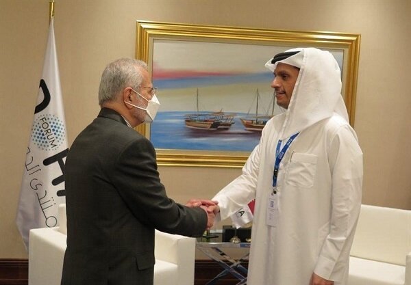 خرازي يلتقي وزير الخارجية القطري على هامش منتدى الدوحة