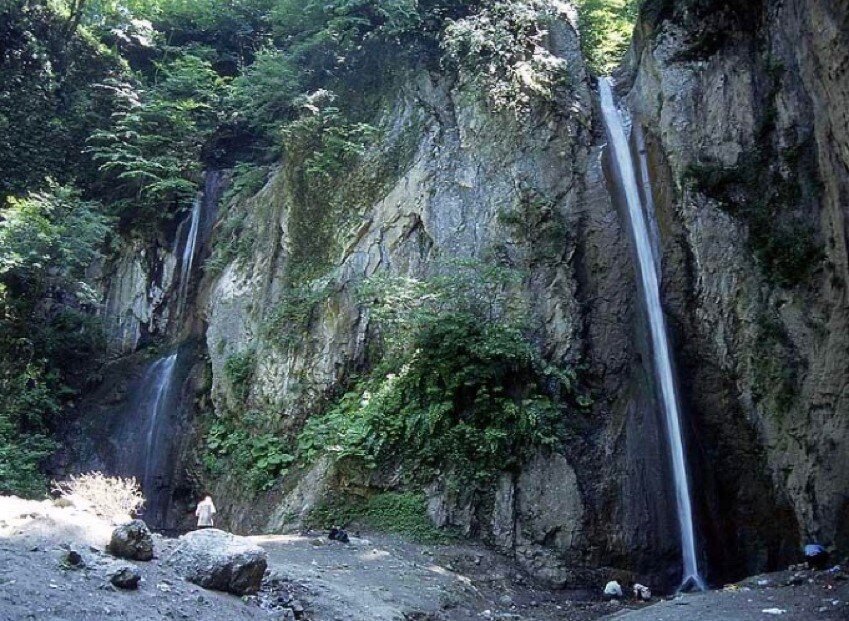مسیر دسترسی به آبشار زیارت ساماندهی می‌شود