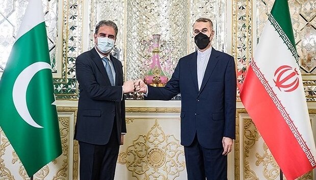 چین میں ایران اور پاکستان کے وزراء خارجہ کی ملاقات 