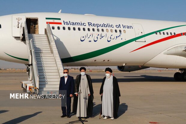 ورود رئیس جمهور به مشهد مقدس
