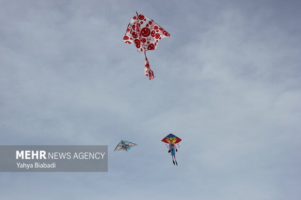 Kite running festival in Kermanshah