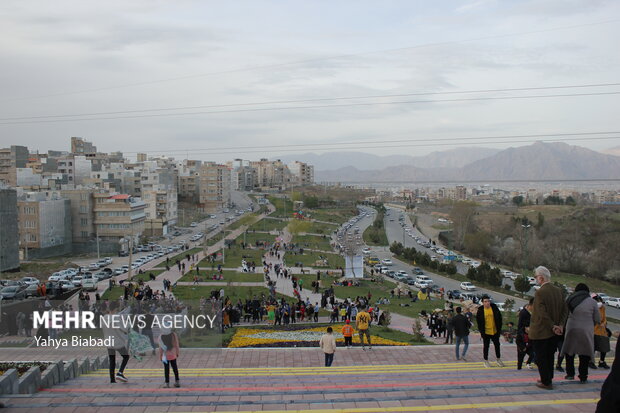 Kite running festival in Kermanshah