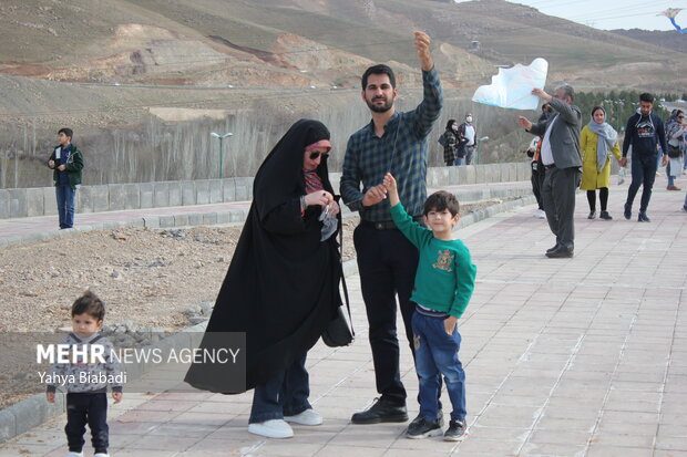 Kite running festival in Kermanshah