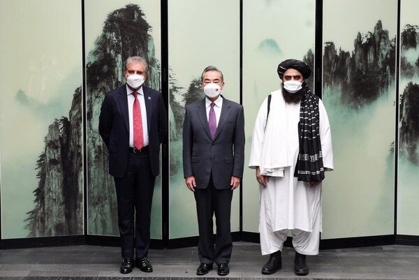 Çin, Afganistan, Pakistan dışişleri bakanları bir araya geldi