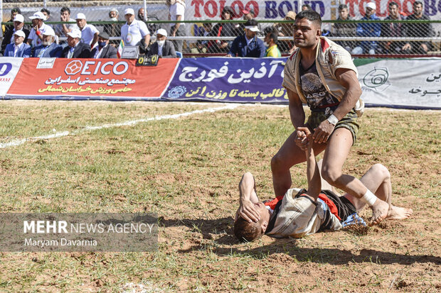 مسابقات کشتی با چوخه اسفراین