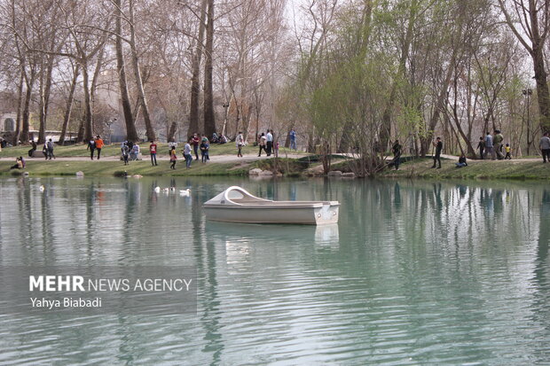 مجموعه تاریخی«طاق بستان» میزبان گردشگران نوروزی