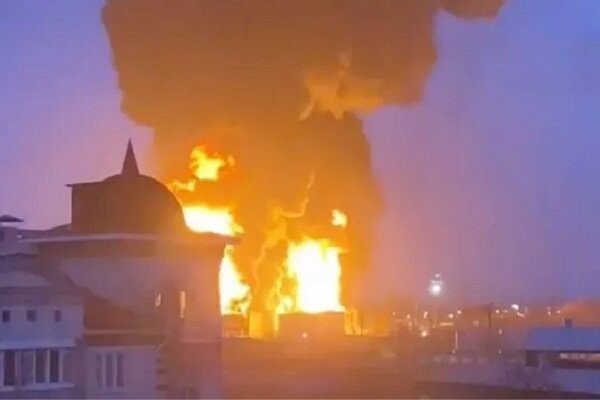 Russian oil depot near Ukraine border on fire (+VIDEOS)