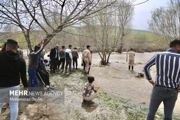 عملیات جستجوی دو کودک غرق شده در گرمی