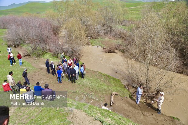 عملیات جستجوی دو کودک غرق شده در گرمی