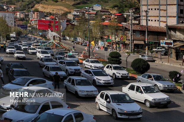 ترافیک سنگین در محورهای برغان و کردان