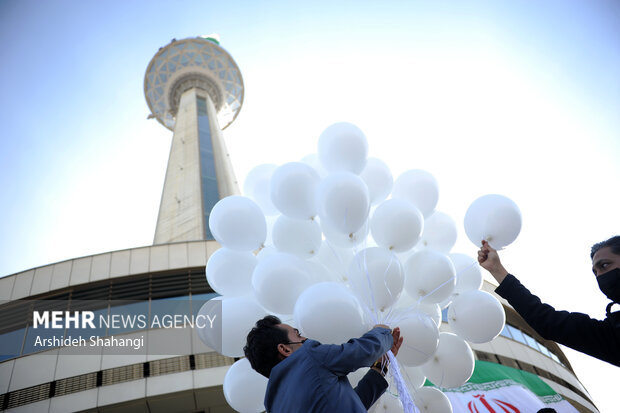 جشن روز جمهوری اسلامی ایران در برج میلاد