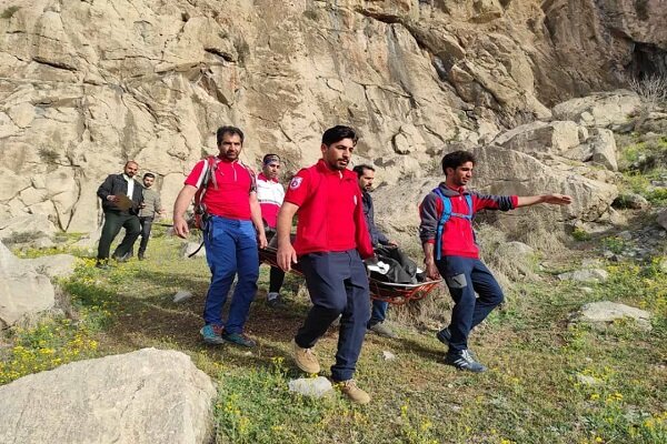 جوان ۲۵ ساله در سوسن به علت سقوط از کوه فوت کرد