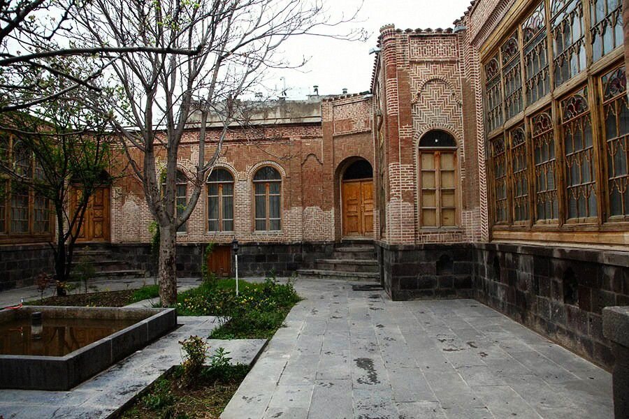 یادگاری‌های ماندگار در کالبد بناهای تاریخی اردبیل