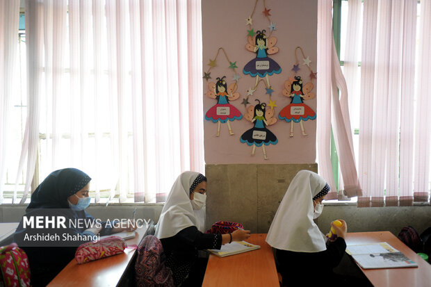 Reopening of Iranian schools after 2 years