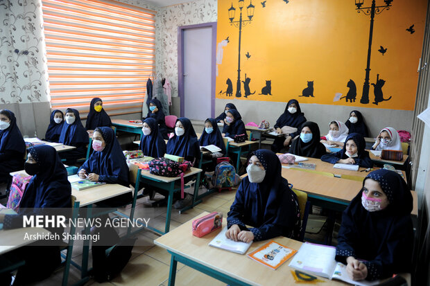 Reopening of Iranian schools after 2 years