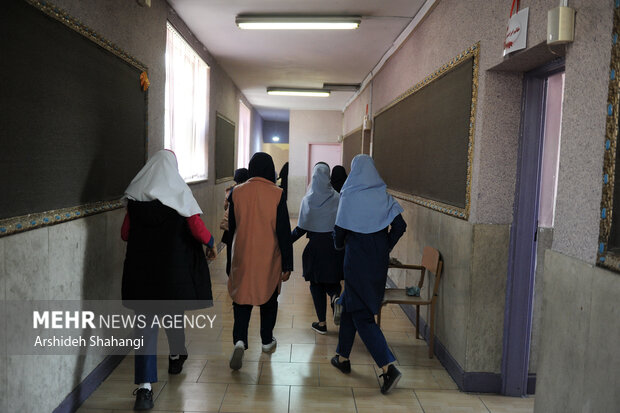 Reopening of Iranian schools after 2 years