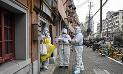 علماء الأوبئة في الصين يتوقعون "تسونامي كوفيد" الشهر المقبل