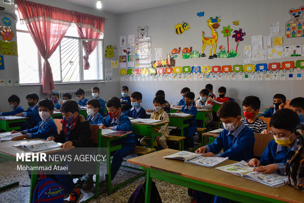 روشنی چراغ کرونا در مدارس/ مازندران زرد است