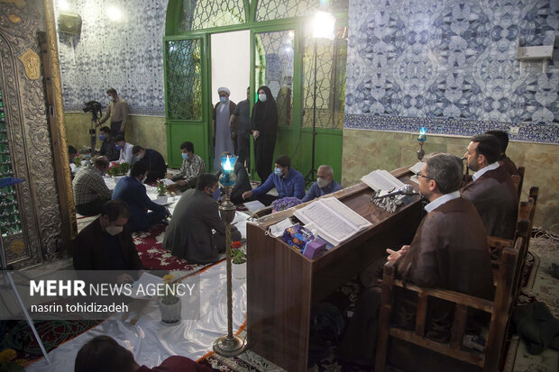 جزء‌خوانی قرآن در امامزاده ابراهیم کرمانشاه