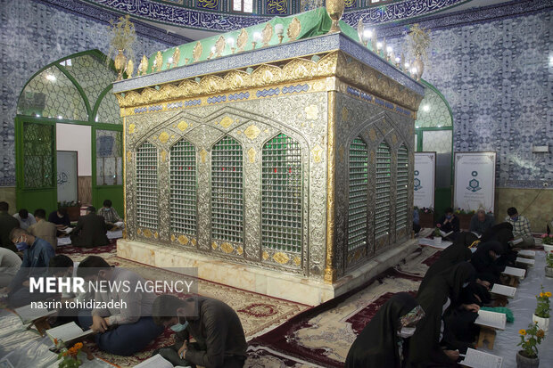 جزء‌خوانی قرآن در امامزاده ابراهیم کرمانشاه