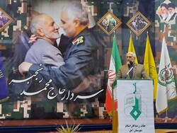 نیروی قدس بیرون از خاک ایران علاقمندانی به فرهنگ مقاومت دارد