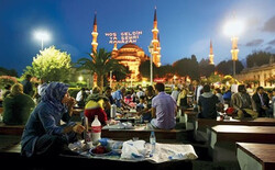 سنت‌های رمضانی و غذای خاص مردم ترکیه در ماه رمضان / رسم کهن الهی‌خوانی در ترکیه رواج دارد