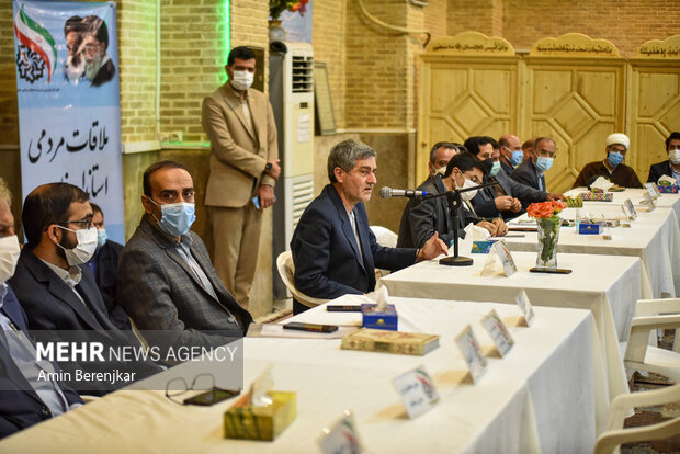 میز خدمت مسئولان ارشد استان فارس در مسجد وکیل شیراز