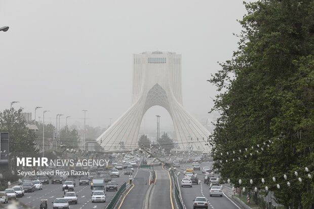 کیفیت هوای تهران امروز ۱۹ فروردین‌ماه ۱۴۰۱ در شرایط خطرناک قرار دارد و برای همه گروه‌ها ناسالم است