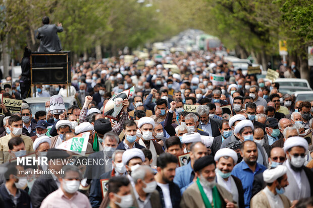 راهپیمایی مردم همدان در محکومیت حادثه مشهد
