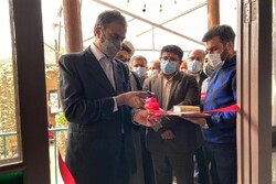 نمایشگاه آثار هنرهای تجسمی «قاب مهربانی» در شهرکرد افتتاح شد