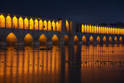 Beauties of Isfahan's Zayanderud at night