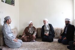تکریم علمای اهل سنت توسط نماینده ولی فقیه در کردستان
