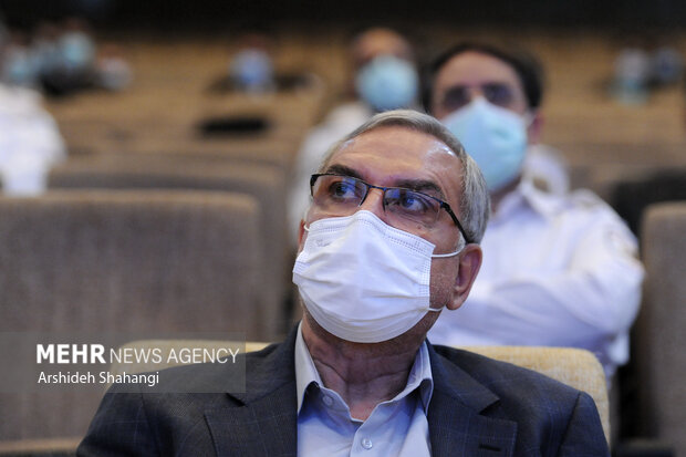 بهرام عین اللهی وزیر بهداشت کشور در مراسم تقدیر و تکریم خادمان سلامت نوروزی حضور دارد