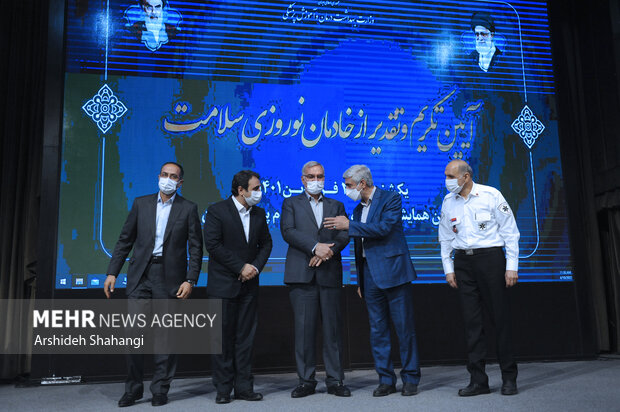 مراسم تقدیر و تکریم خادمان سلامت نوروزی صبح امروز با حضور بهرام عین اللهی وزیر بهداشت کشور برگزار شد